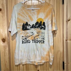 Puravida Graphic Tee * 3/$20 or 4/$25